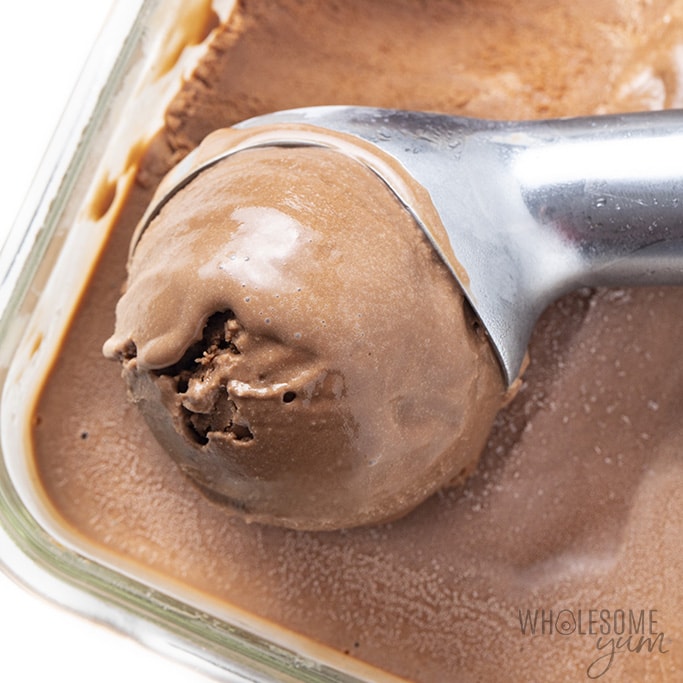 生酮巧克力蛋白冰淇淋一勺